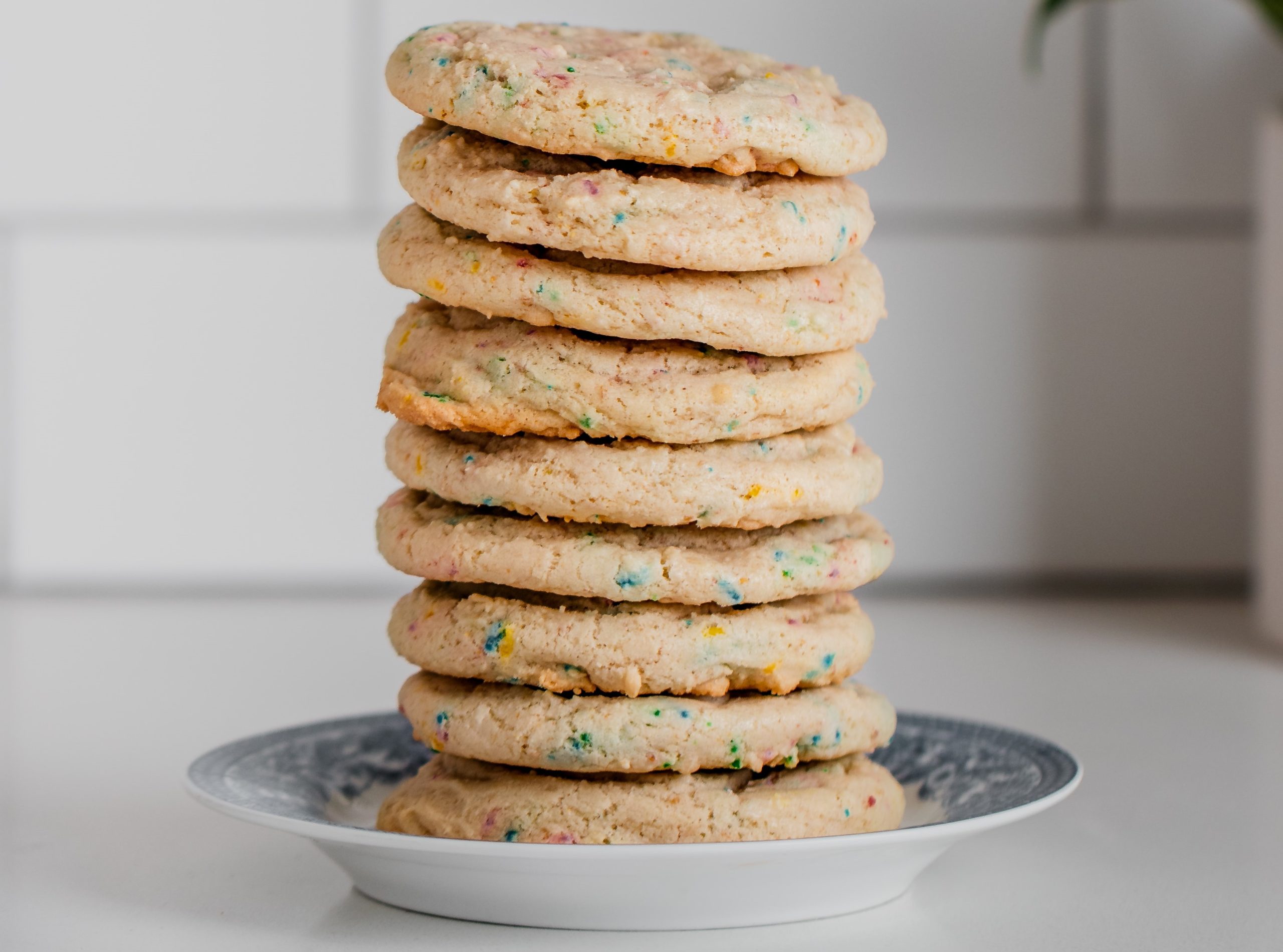 Cookie posting. Сгоревшее печенье. Панкейки с кокосом. Protein cookies. Cookies with Gray background.